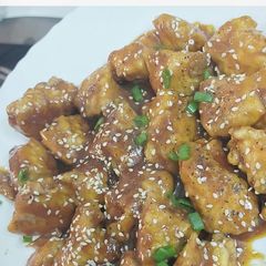 A picture of Sesame seed chicken.