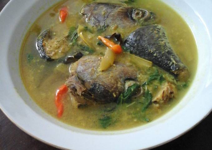 Resep Ikan tongkol kuah kuning oleh Poppy Salhuteru Cookpad