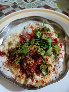 દહીંવડા (Dahiwada Recipe in Gujarati) રેસીપી મુખ્ય ફોટો