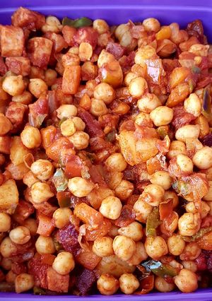 Una foto de Ensalada de garbanzos