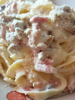 Una foto de Tagliatelli con nata y bacon
