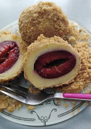 O poză a rețetei Gomboți (găluște) cu prune.