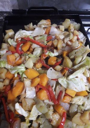 Una foto de Verduras a la plancheta