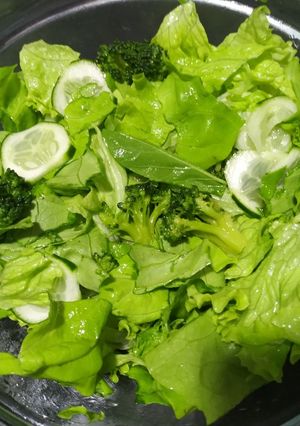 Una foto de Ensalada verde 🥦🥒🥬🥗