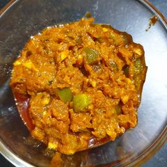 A picture of Mix veg in brown gravy.