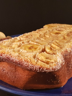 Una foto de Bizcocho de plátano y chocolate blanco