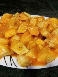 Una foto de Patatas bravas (sin tomate)