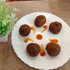 A picture of Oil free falafel balls made in Airfryer,starter from Middle East.