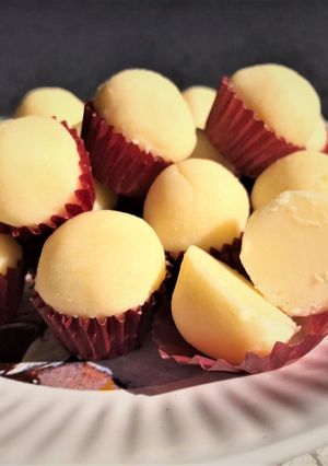 Una foto de Bombones de leche (bolitas de leche en polvo)