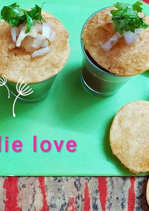 A picture of Puri for panipuri.
