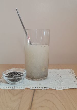 Una foto de Agua de chía con jengibre y limón, coadyuvante para perder peso