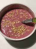 Smoothie bowl de pitahaya y kéfir