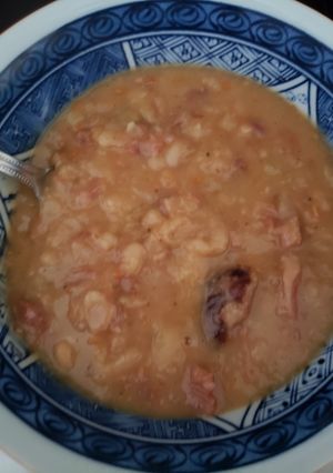 A picture of Instant pot navy bean and ham soup.