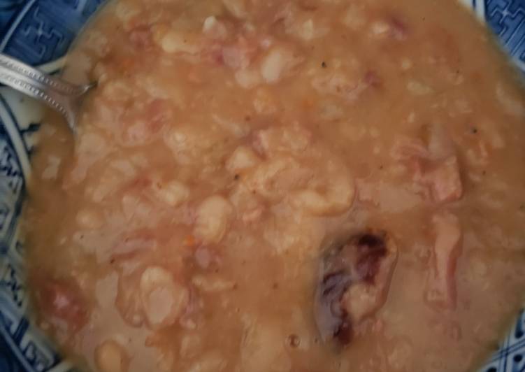 Instant pot navy bean and ham soup