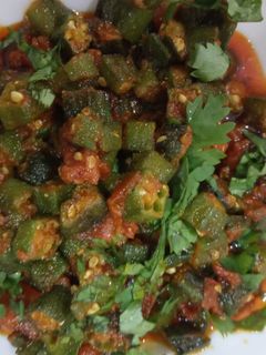 ભીંડા નું શાક(bhinda nu saak recipe in Gujarati) રેસીપી મુખ્ય ફોટો