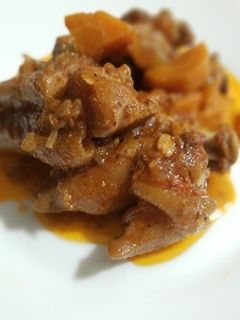 Una foto de Paticas o manitas de cerdo con zanahoria