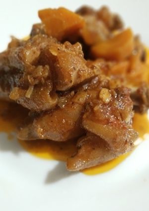 Una foto de Paticas o manitas de cerdo con zanahoria