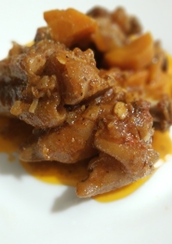 Una foto de Paticas o manitas de cerdo con zanahoria