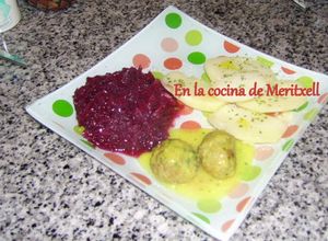Una foto de Albóndigas al horno con salsa de manzana y curry
