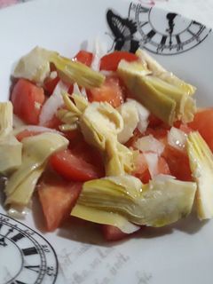 Una foto de Ensalada fácil de alcachofas