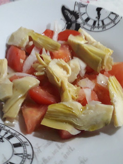 Una foto de Ensalada fácil de alcachofas
