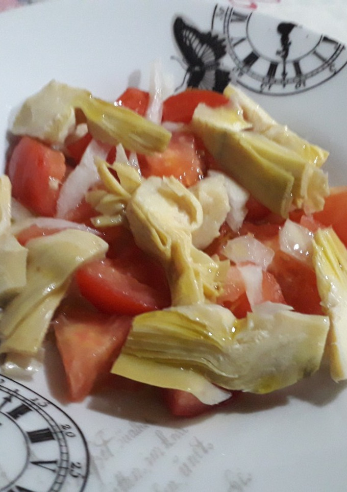 Una foto de Ensalada fácil de alcachofas