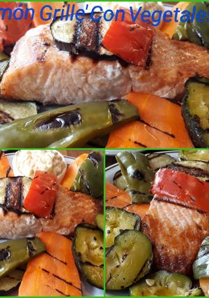 Una foto de Salmón grillé con vegetales