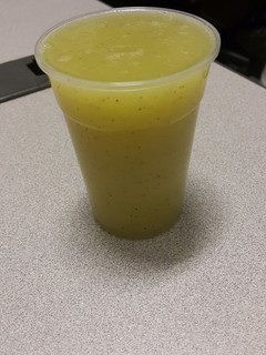 Una foto de Licuado de manzana verde, piña y kiwi