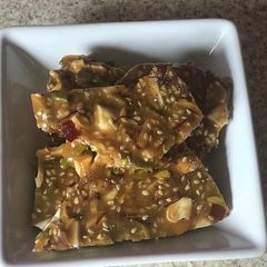 A picture of Salted caramel brittle.