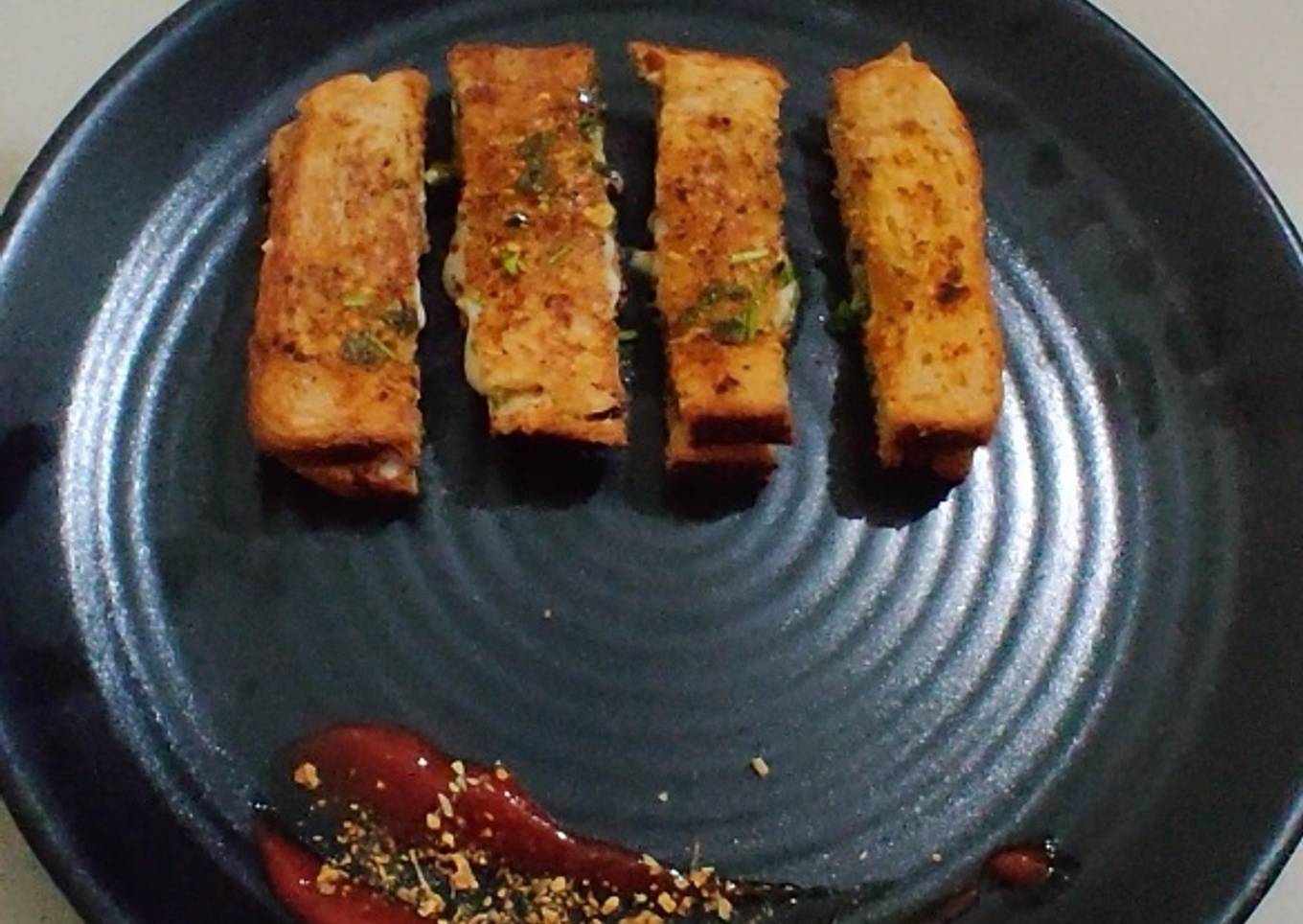 Cheese STUFFED GARLIC BREAD