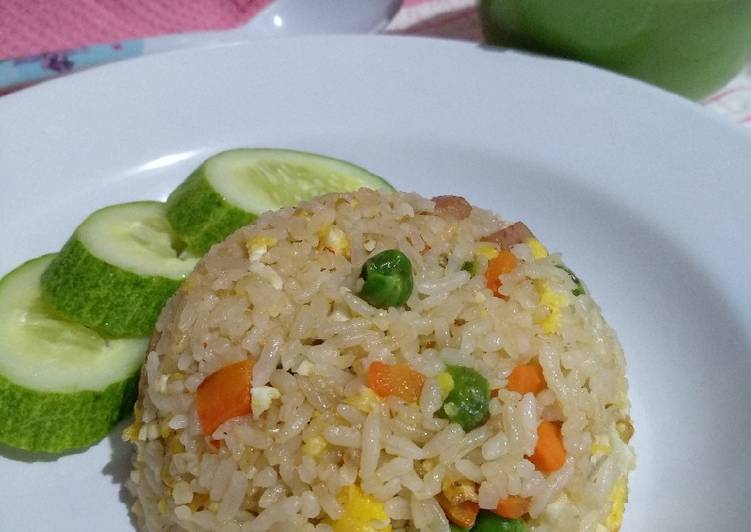 Nasi goreng pelangi