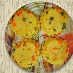 A picture of Vegetable rava upma.