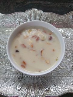 தேங்காய்ப்பால் பாஸ்மதி ரைஸ் கீர் (Thenkaipaal basmathi rice kheer recipe in tamil) செய்முறை முக்கிய புகைப்படம்