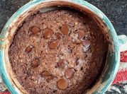 Una foto de torta saludable en microondas