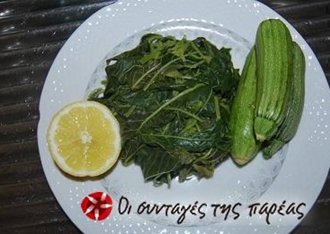 Salad with amaranth greens, zucchinis and potatoes