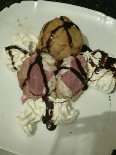 Una foto de Helado frito casero de mora silvestres
