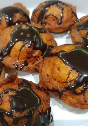 عکسی از دستور پیراشکی با سس شکلات