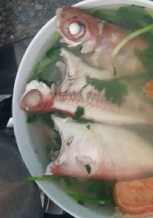 Hình của món Canh Cá bã trầu nấu cần cà.