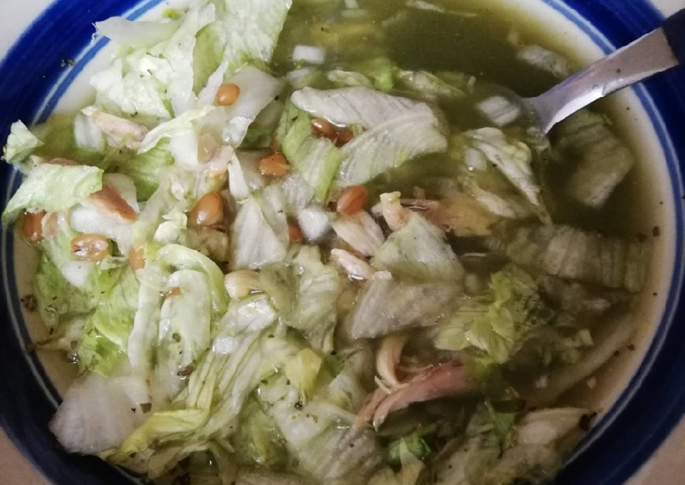 Pozole verde de trigo