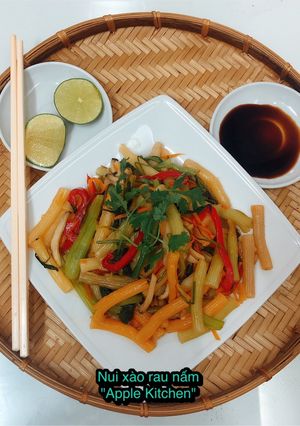 Hình của món Nui xào rau nấm.