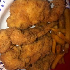 A picture of Garlic ranch chicken tenders.
