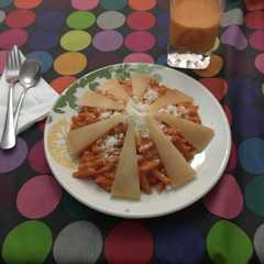 Una foto de Macarrones a los 4 quesos