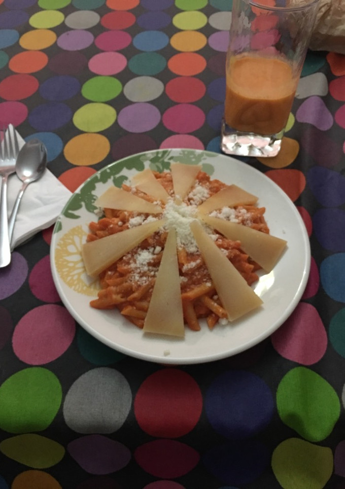Una foto de Macarrones a los 4 quesos