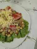 Atún con pimientos y salsa holandesa