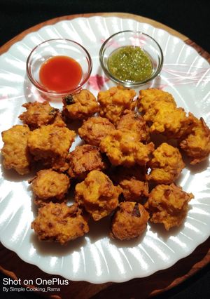 A picture of Leftover Rice Pakoras.