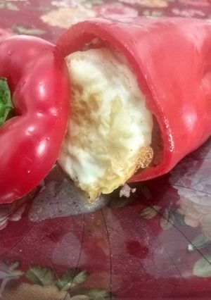 Una foto de Pimientos (morrones) rellenos ❤️😍