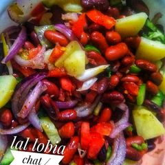 A picture of Lal lobia chat /rajma chat.