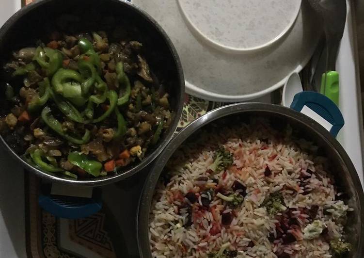 Vegetable Sauce with fried Rice Vegetable Sauce with fried Rice