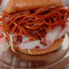 A picture of Noodles Burger.