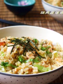 料理東西軍教我的~鮭魚炒飯 的食譜成品照片